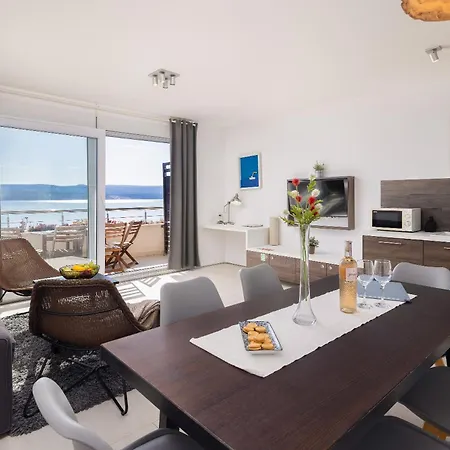 Jolara With Heated Pool Apartment Mimice