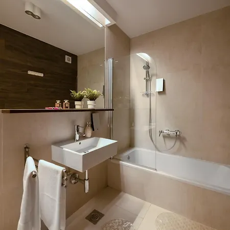 Jolara With Heated Pool *